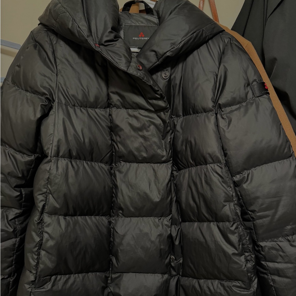 Peuterey Women's Elegant Black Puffer Coat